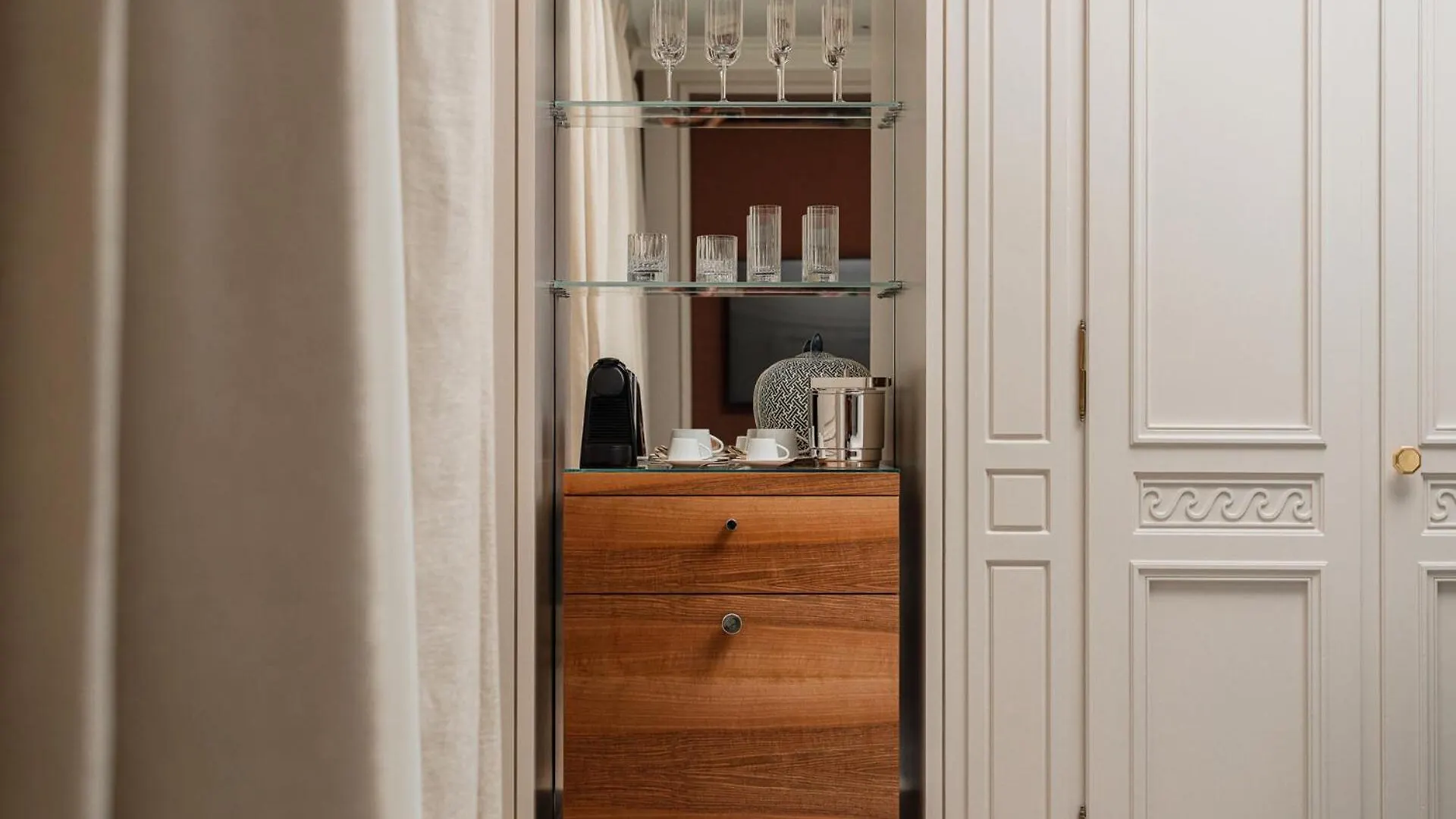 Four Seasons Hotel Des Bergues Genebra 5*,