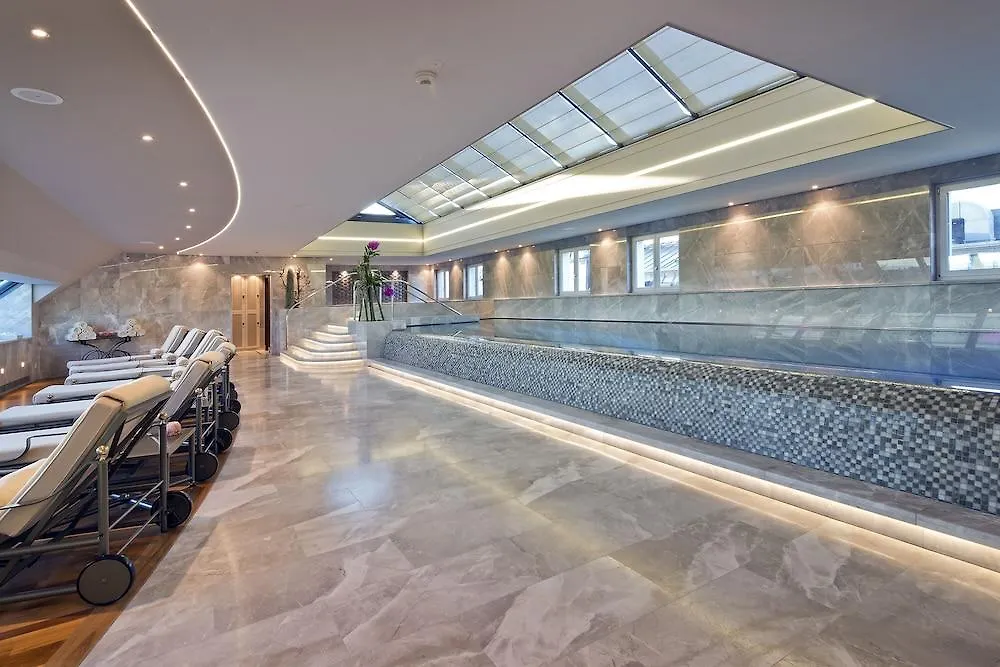 *****  Four Seasons Hotel des Bergues Ginebra Suiza